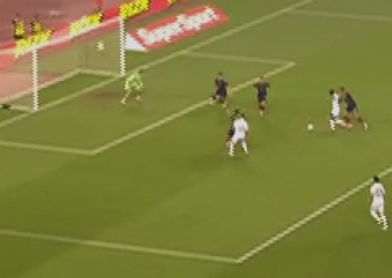 Hajduk tražio penal već u 4. minuti: Pogledajte situaciju nakon koje je Očenaš ostao nijem