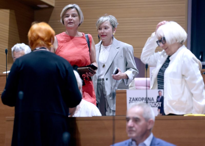 Maratonska sjednica trajala 18 sati: 'Uništavate sveto hrvatsko tlo u koje se tako kunete!'