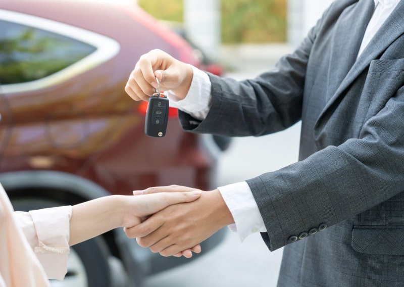 Radio je kao prodavač automobila, a sada je princ: Godinama nije znao veliku obiteljsku tajnu