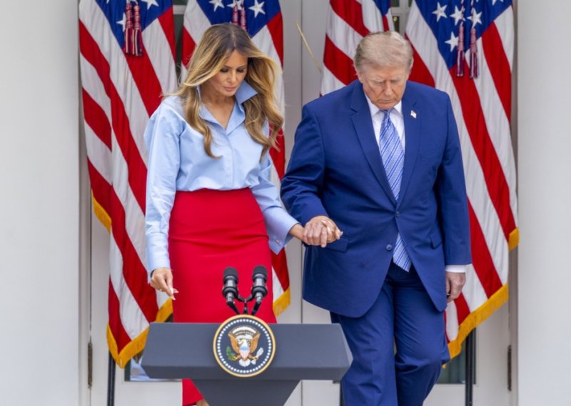 Melania Trump nakon glasina o bračnoj krizi prvi put u javnosti: 'Čujem da sam vam nedostajala?'