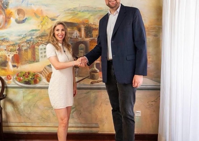 FOTO Američka veleposlanica u društvu Peđe Grbina. Jedan detalj odmah upada u oči