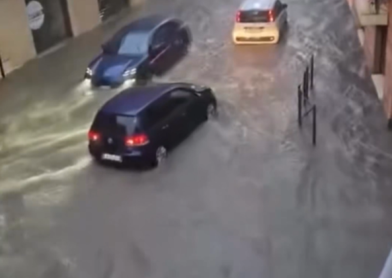 VIDEO Snažna oluja poharala i Italiju, na tisuće kućanstva ostalo bez struje