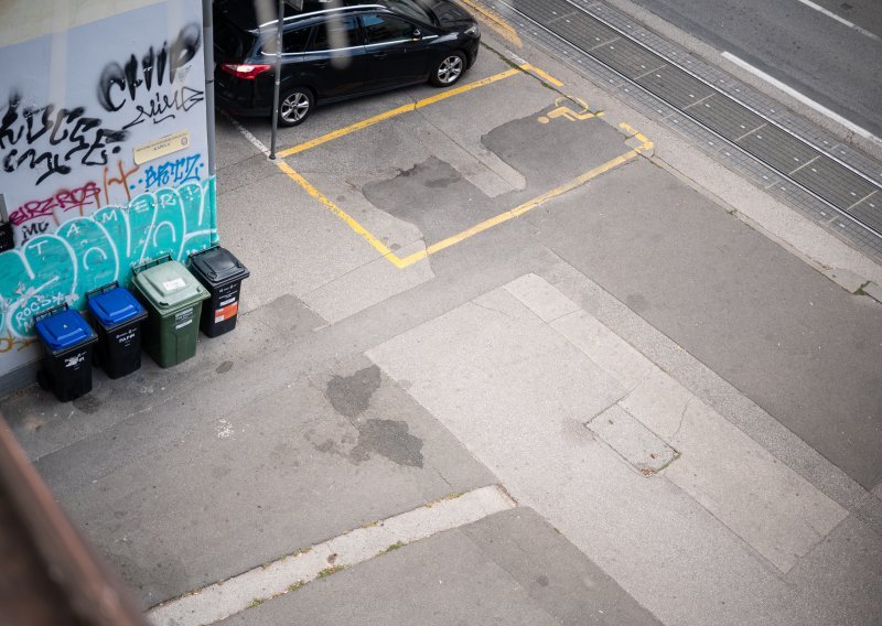 Parkirao je na mjesto rezervirano baš za njegov automobil: Stigla mu kazna od 160 eura