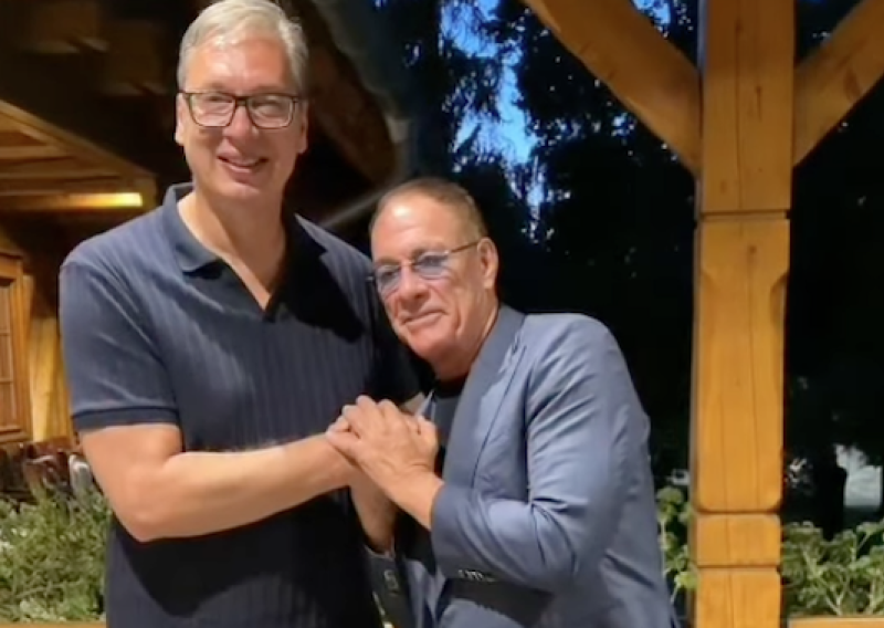 VIDEO Vučić ugostio Jean-Claudea Van Dammea pa ga izazvao na obaranje ruke