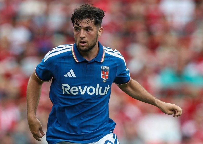 Cesc Fabregas otkrio zašto je Martin Baturina na poluvremenu ostao u svlačionici