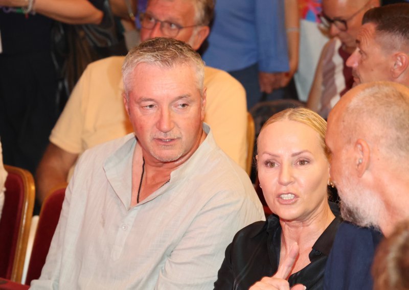 Rijetko se pojavljuju u javnosti: Toni Kukoč u rodnom Splitu zablistao sa suprugom Renatom