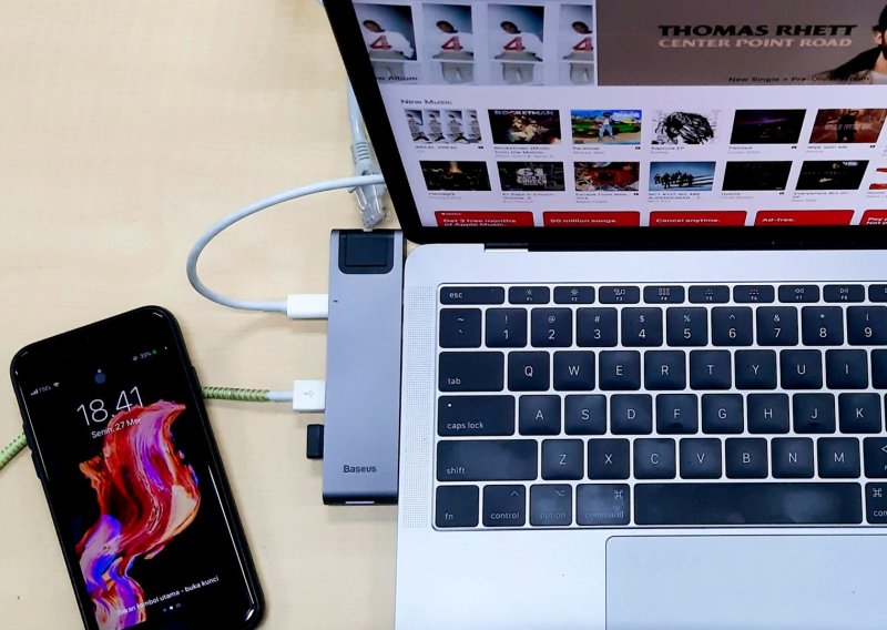 Je li sigurno puniti mobitel kabelom za laptop? Evo što trebate znati