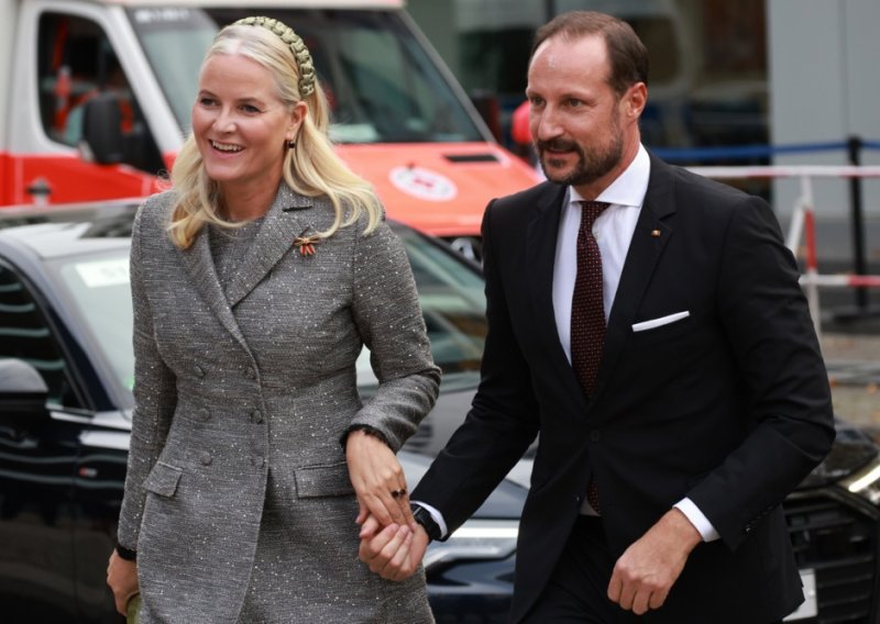 Od samohrane majke do žene norveškog kralja: Nevjerojatan životni put Mette-Marit