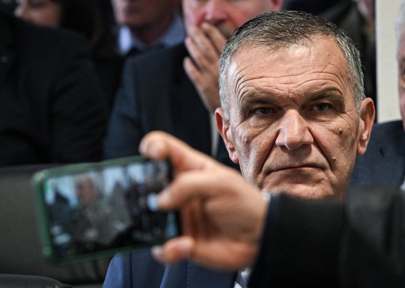Otac Anne Dujić objasnio zašto je tipkala na sudu: 'Nitko nema empatije prema mom unuku'