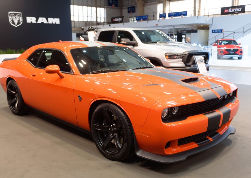 Dovezao rijetki Hellcat na običan servis. Kad se vratio, automobil je bio razbijen