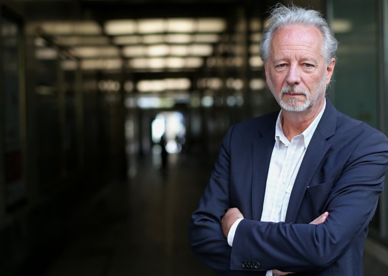 Svrstavaju ga među velike pisce današnjice, a on strahuje za Europu: 'Ako nastavimo ovako, sve će krenuti po zlu'