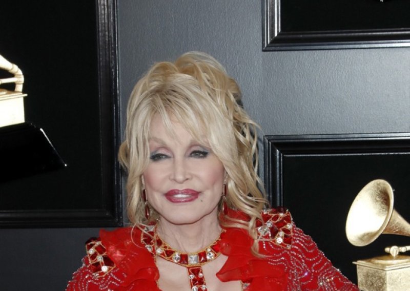 Otkriven uzrok smrti Dolly Parton: Legendarna pjevačica bolest je skrivala od javnosti