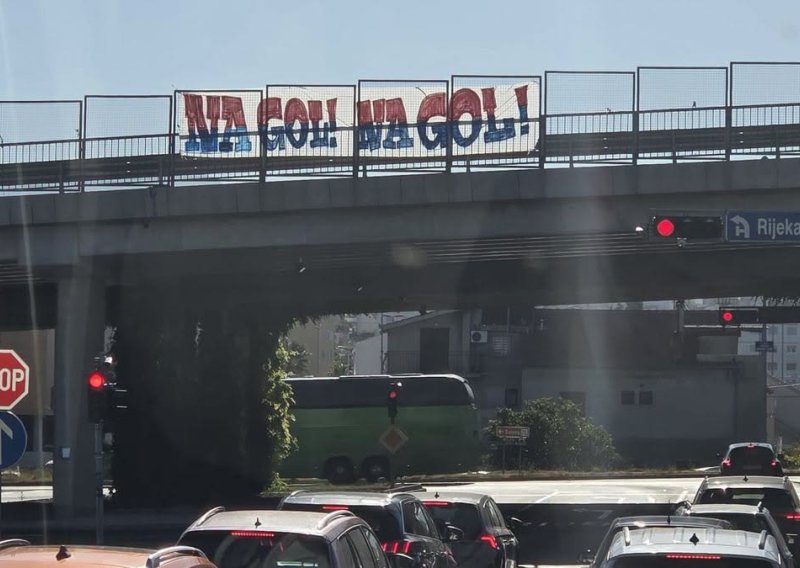 Hajduk krenuo prema Poljskoj, a na izlazu iz Splita dočekala ga poruka koja govori sve