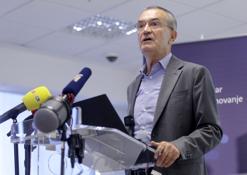 Krenuo drugi rok mature: Već poništili jedan ispit zbog mobitela