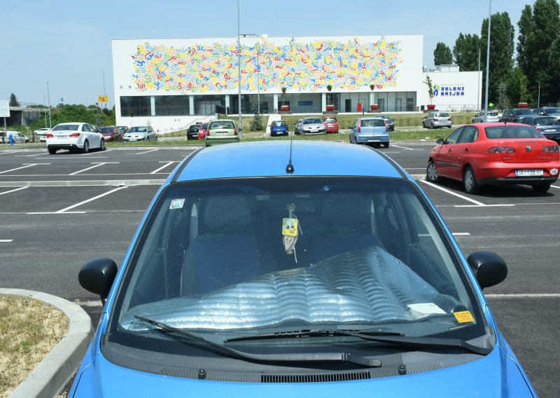 Pet stvari koje ljeti ne smijete ostavljati u autu