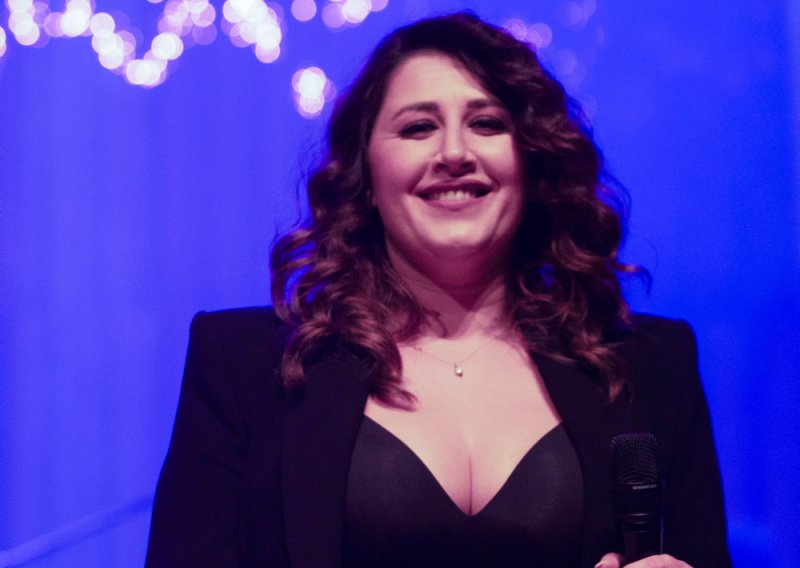 Naša pjevačica Iva Ajduković pokazala nevjerojatnu transformaciju nakon što je izgubila više od 20 kilograma