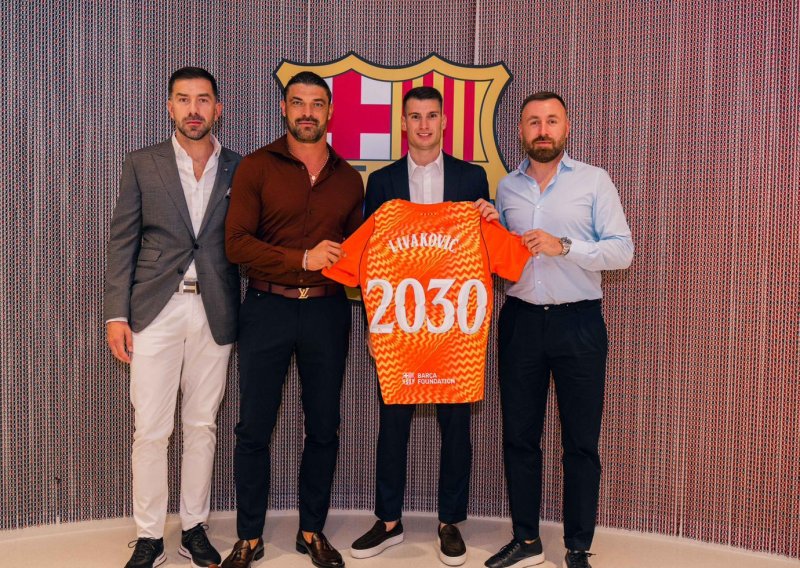 Pogledajte Livakovića s dresom Barcelone. Poznato je gdje nastavlja karijeru