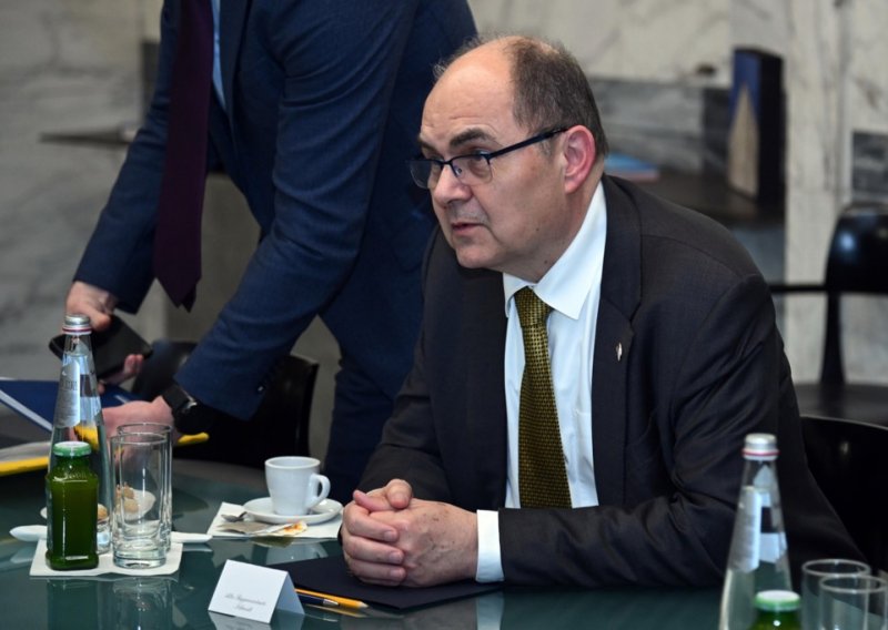 Tko će naslijediti Schmidta? Traju konzultacije, no jedna stvar je jasna