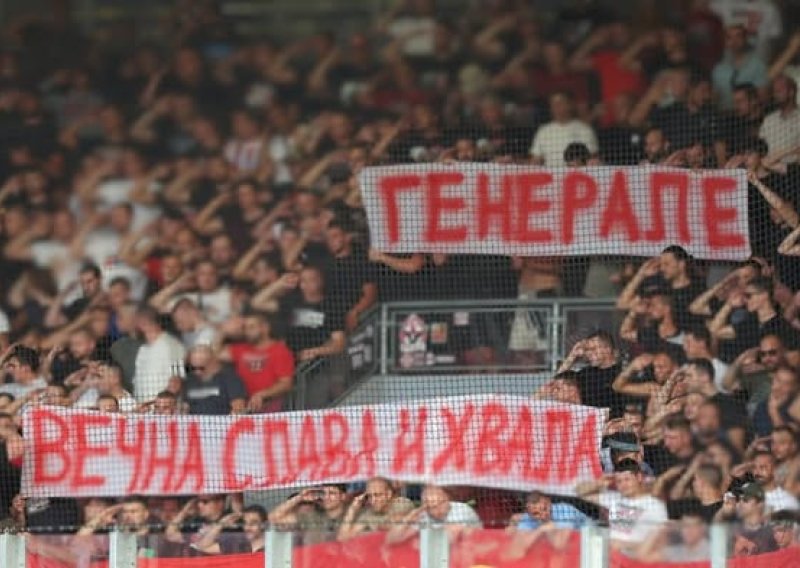 Skandal i sramota u Češkoj: Delije veličale Ratka Mladića, Crvena zvezda objavila fotografiju poruke