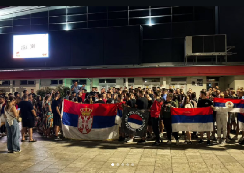 VIDEO Stotine mladih slavile Mladića: Snimke iz Republike Srpske izazvale zgražanje