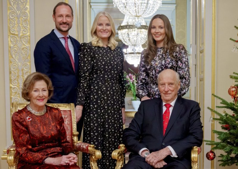 Smrt kralja Haralda mijenja sve: Evo koje titule sada nose Haakon, Mette-Marit i njegova djeca