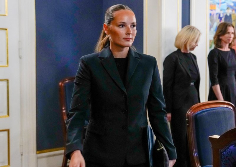Princeza Ingrid Alexandra i novi norveški kralj Haakon VIII. prvi put u javnosti nakon smrti kralja Haralda