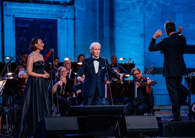 José Carreras oduševio Dubrovnik: Večer vrhunske glazbe i ovacije za legendarnog tenora