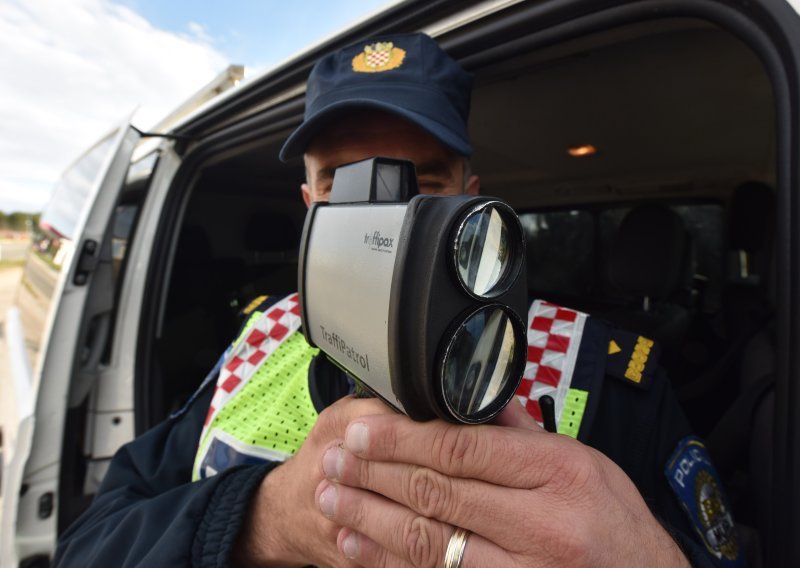 Znak mu je dopuštao 100 km/h, a radar ga kažnjavao iznad 80: Stigle su mu dvije kazne, a onda je otkrio pogrešku