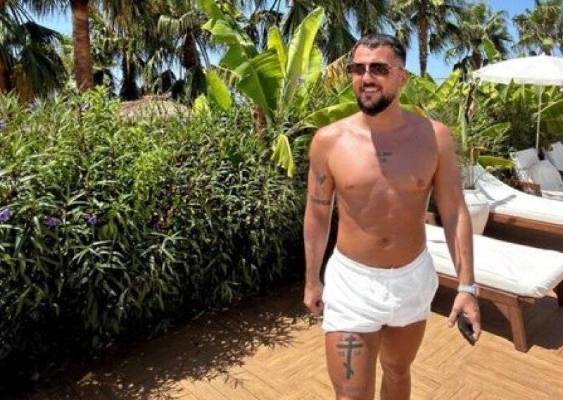 Srpski influencer protjeran iz Hrvatske: Po Splitu pokazivao tetovaže Draže i Đujića