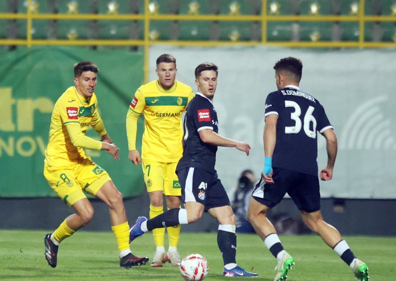 Istra šokirala Dinamo na otvaranju! Jaganjac zabio sjajan gol, pogledajte ga