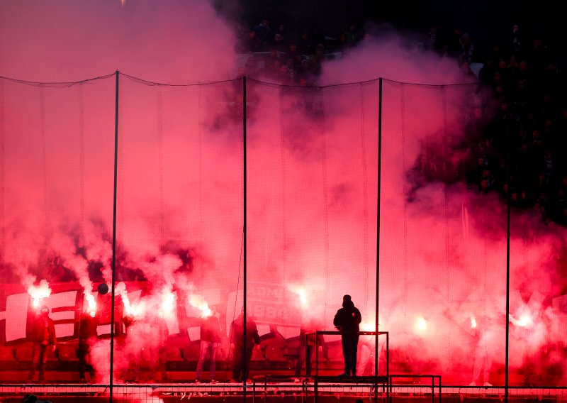 Horde zla podigle brutalnu parolu za Ratka Mladića: 'Šteta je što se još nisi...'