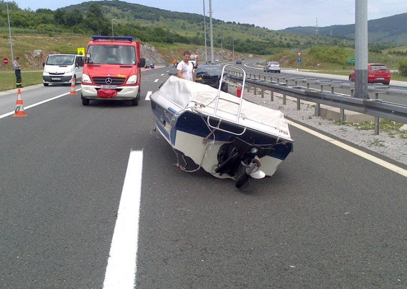 Slovenski gliser 'zaplovio' autocestom