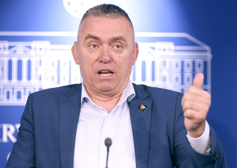 Mlinarić se obrušio na Pupovca: 'Optužujem Vas za zataškavanje i zločin protiv čovječnosti'