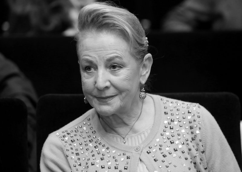 Otišla velika dama malog ekrana: Preminula Ksenija Urličić