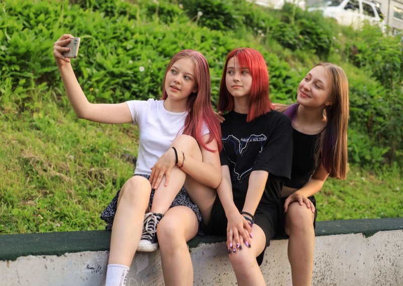 Roditelji štede, ali djeca biraju trendove: Šoping za školu u vrijeme TikTok ludila
