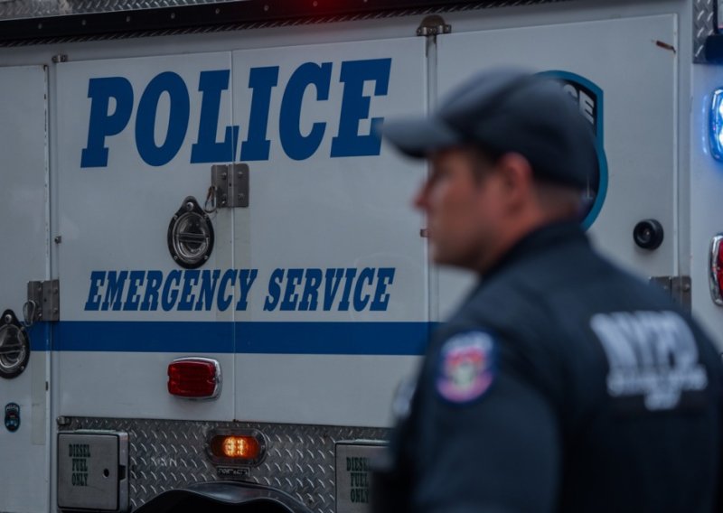 Policija upucala ženu: Na Times Squareu nasrnula nožem na prolaznike