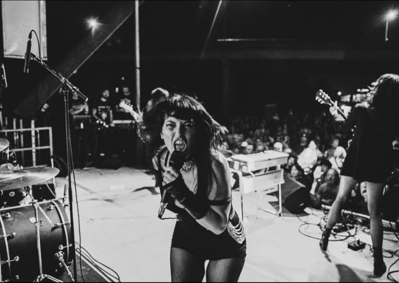 All girl bend iz Seattlea The Darts promovira album u Tvornici kulture