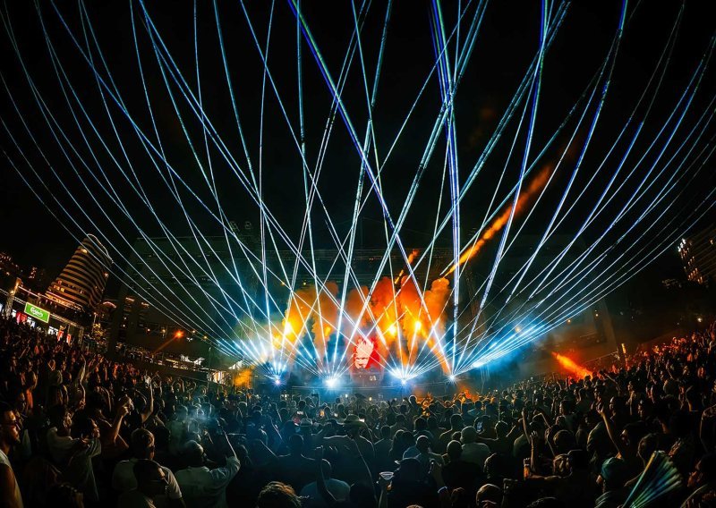Sea Dance za povijesno finale ljeta: 93.000 posjetitelja tijekom tri noći pretvorilo Budvu u svjetsku festivalsku destinaciju