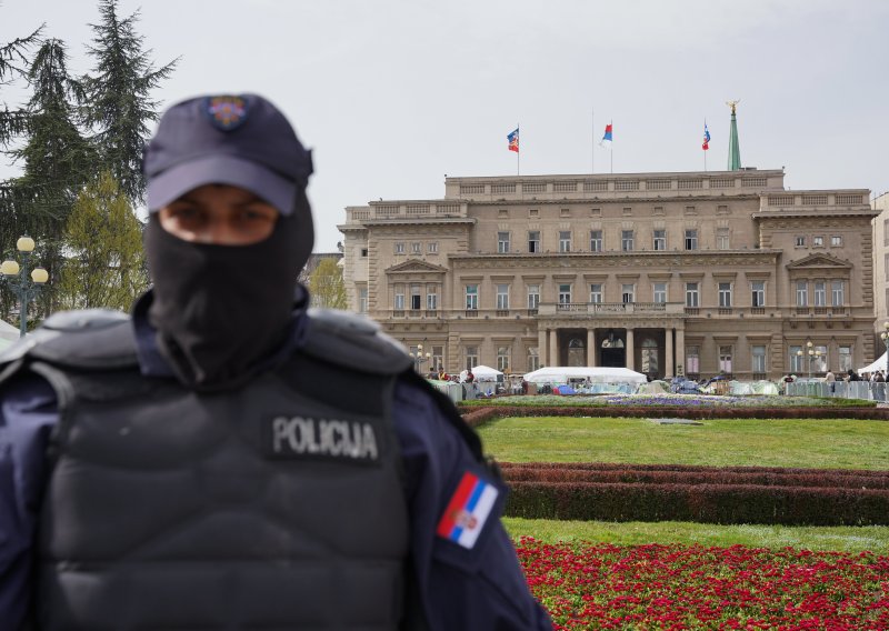 Došli pred srpsku granicu s oružjem i obilježjima HOS-a: Granična policija ih zaustavila