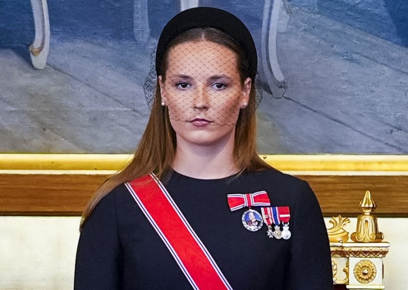 Velik dan za buduću kraljicu: Ingrid Alexandra položila prisegu i zakoračila u novu ulogu