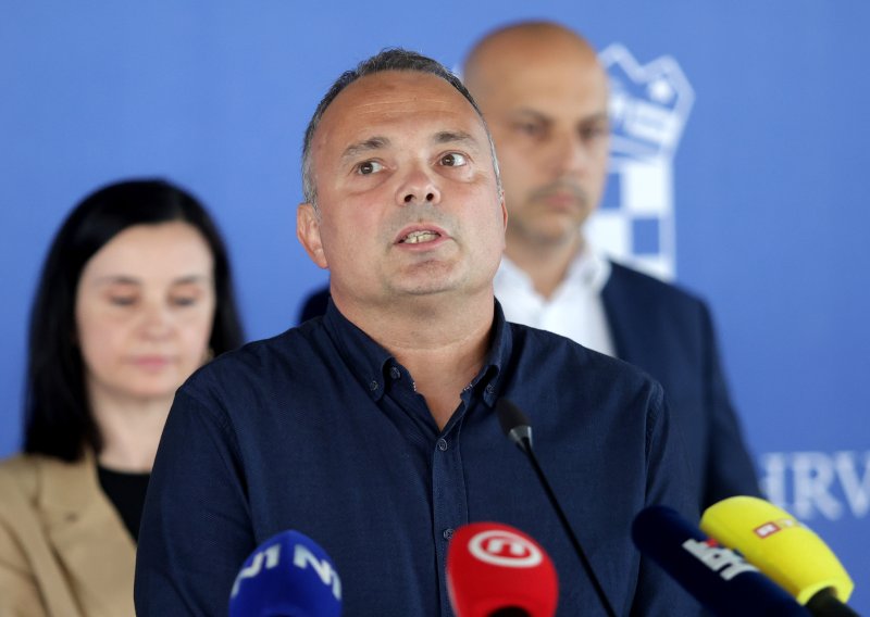 Iz 'Gospić je naš dom' odbili poziv na sastanak s premijerom: 'Tu smo predstavu već gledali'