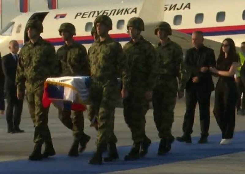 Tijelo Ratka Mladića stiglo u Srbiju