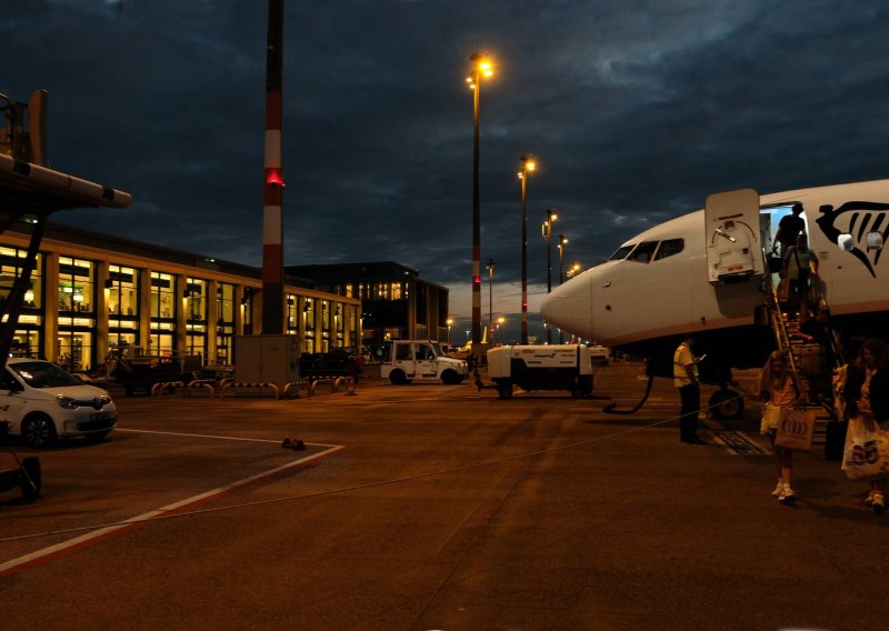 Panika u zračnoj luci: Evakuiran terminal u Berlinu, 30 letova kasnilo