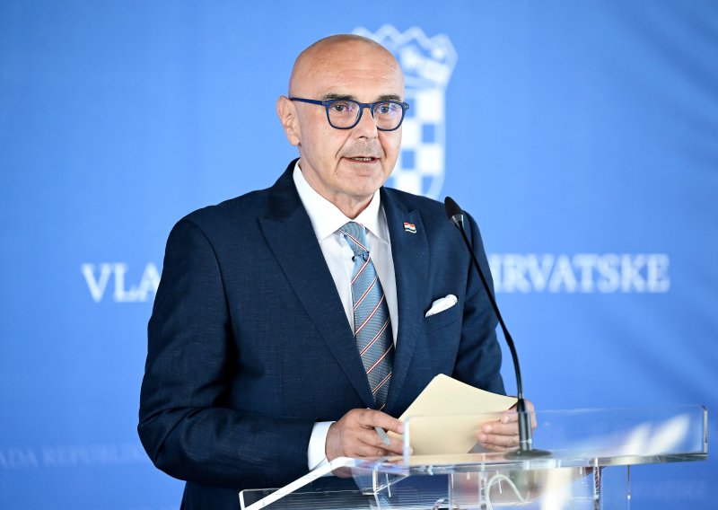 Ružić odgovorio roditeljima i udrugama: 'Tri eura nisu cijena roditeljskog rada, niti je 11 eura plaća asistenta'