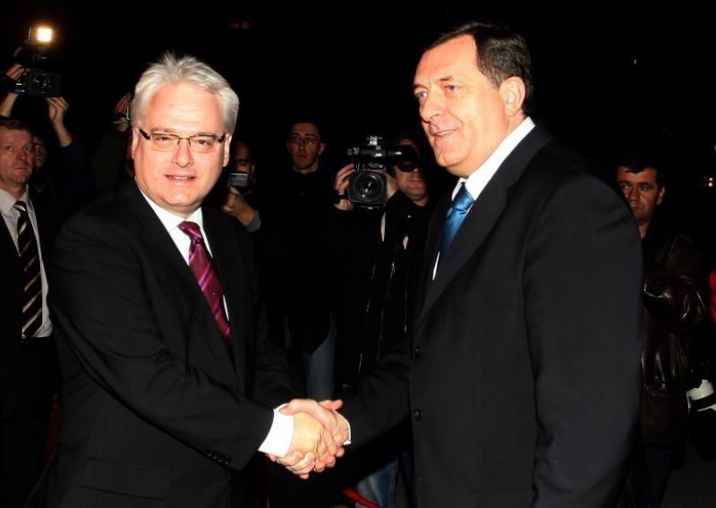 Bosnian Serb president calls on Croat refugees to return
