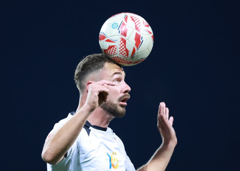 Igrao je za Dinamo i Rijeku, sada je potpisao za Lokomotivu