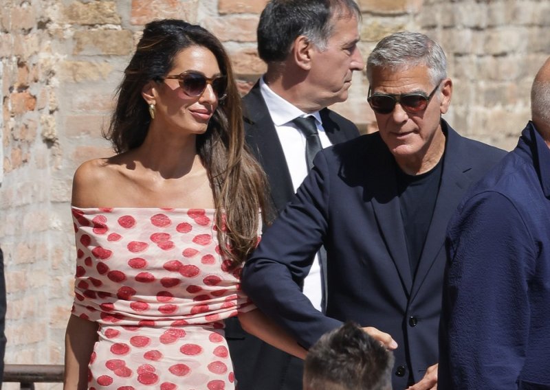 Amal Clooney zablistala u Veneciji: Haljina s upečatljivim detaljem ukrala svu pažnju