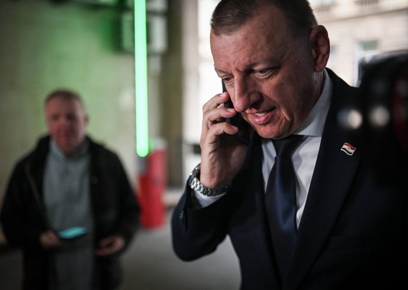 HDZ-ovac iz Like neće doći na prosvjed: 'A otpad u mojem Zagrebu?'