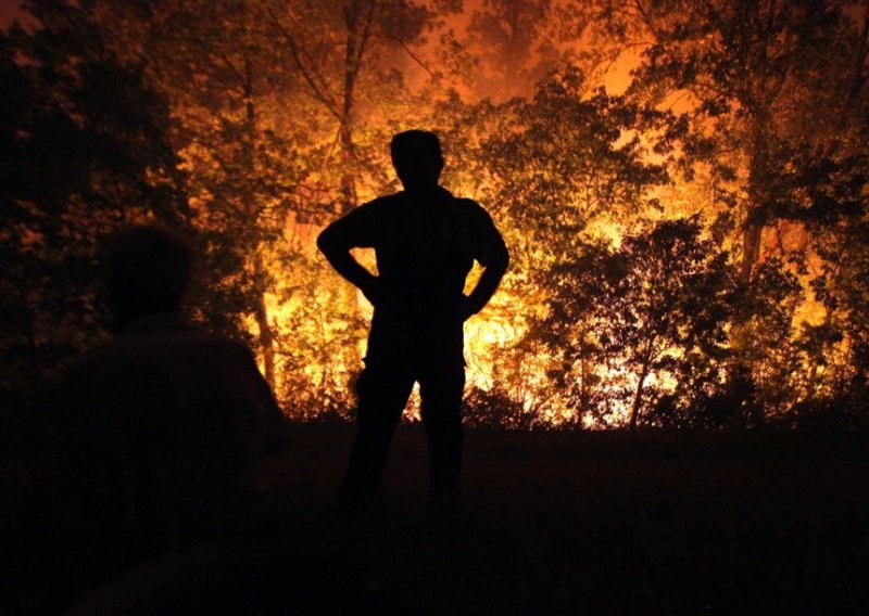Novi veliki šumski požar u Srbiji: Vatru na Suvoj planini gasi i ruski zrakoplov
