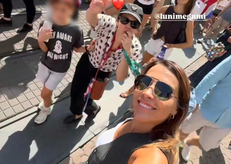 Brojne poznate osobe podijelile prizore s prosvjeda za Liku: Među njima Nina Badrić, Franka Batelić, Marijana Batinić...